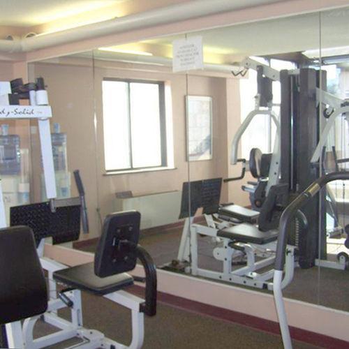 Super 8 By Wyndham Fort Scott Facilities photo