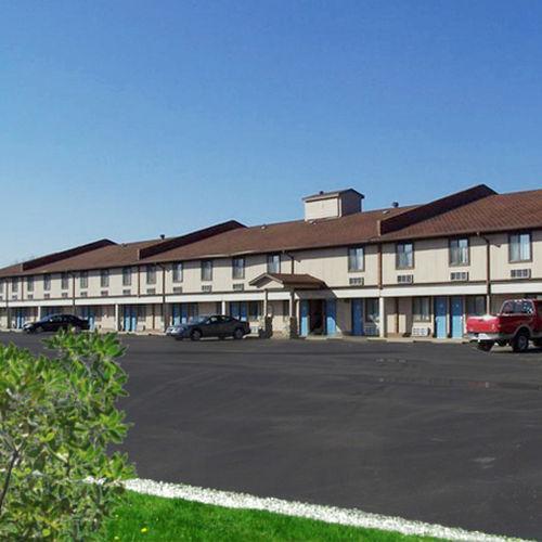 Super 8 By Wyndham Fort Scott Exterior photo